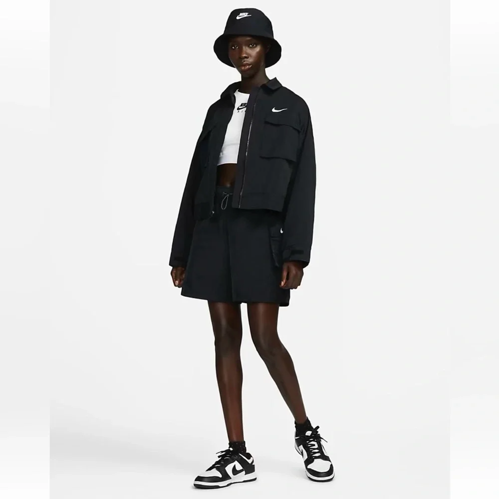 Nike Sportswear Essential Women's Woven High-Rise Shorts Size M Black DM6247-010 - Picture 11 of 13